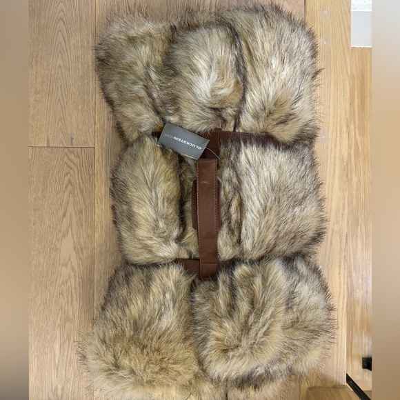 GlucksteinHome Faux Fur Throw - Picture 1 of 2